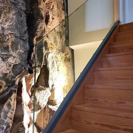 Semesterbostad Casa Na Fraga Aldeia das Dez